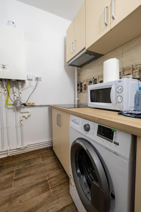 Luxury Radox Apartment Park 1 Bz Buzău Extérieur photo