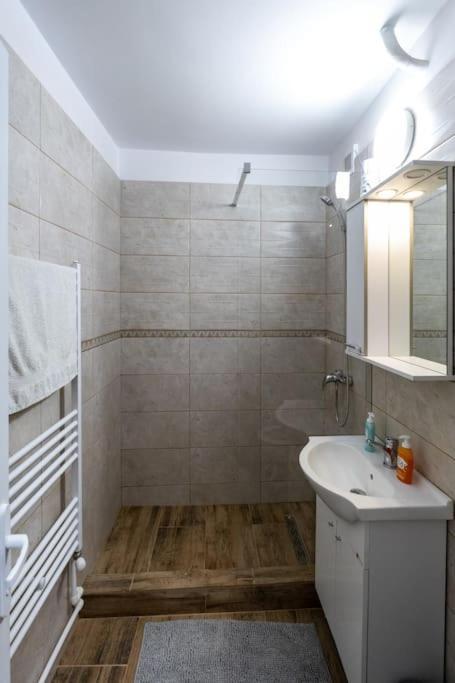 Luxury Radox Apartment Park 1 Bz Buzău Extérieur photo